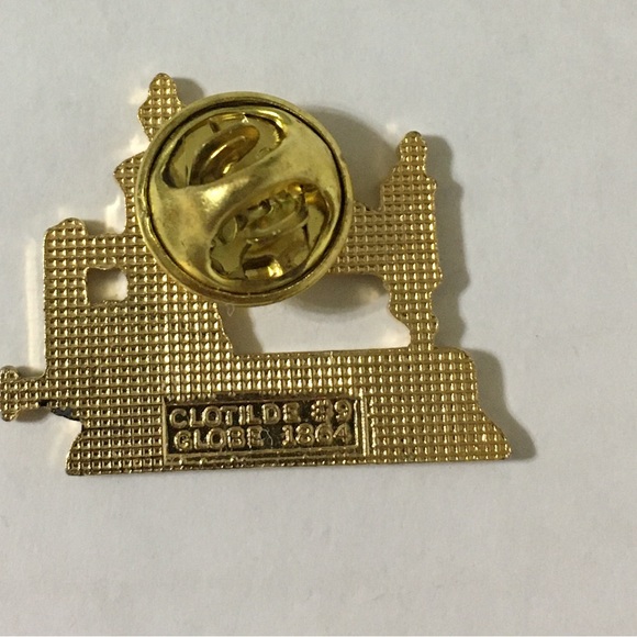 Antique Sewing Machine Lapel Pin - Picture 3 of 4